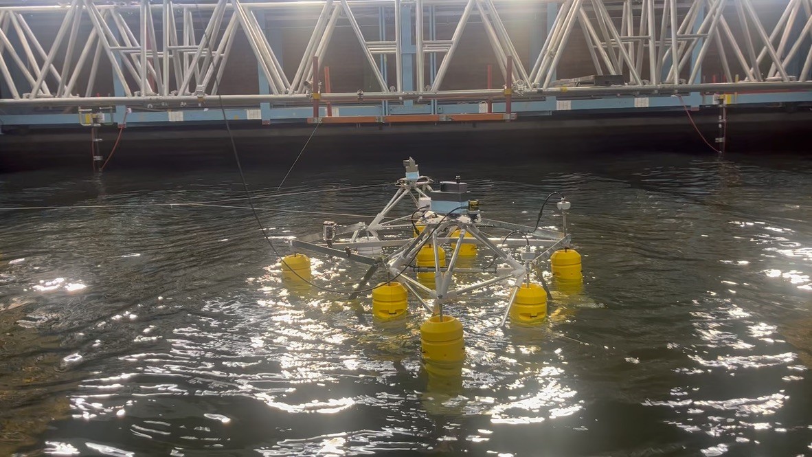 Drijvend model vlagmolen Flag Turbines