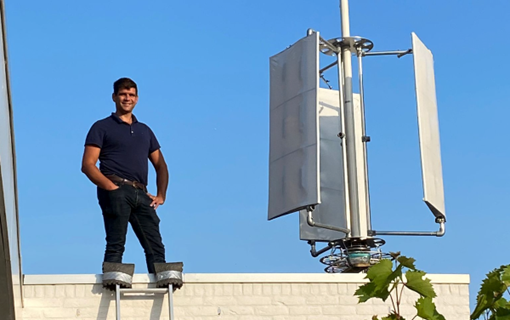Vlagmolen voor op het dak Flag Turbines