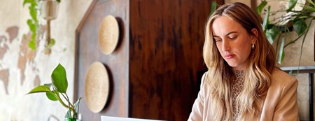werken vrouw laptop