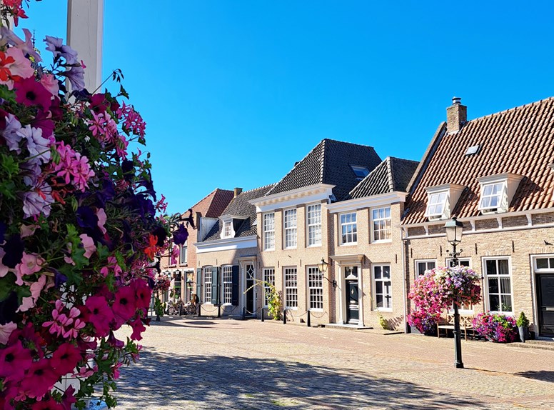 tholen dorp plein