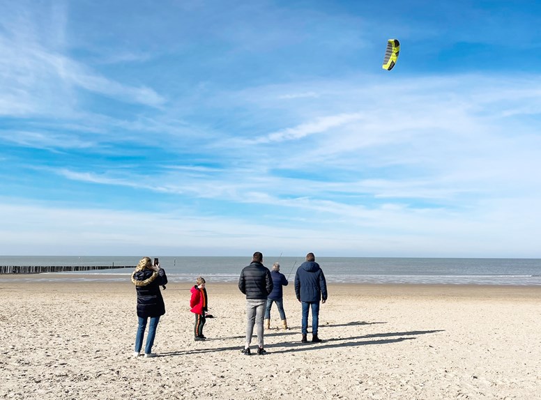 Familie am Strand bei Cadzand
