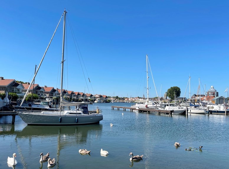 Der Hafen “Oudlandsche Haven” in Tholen