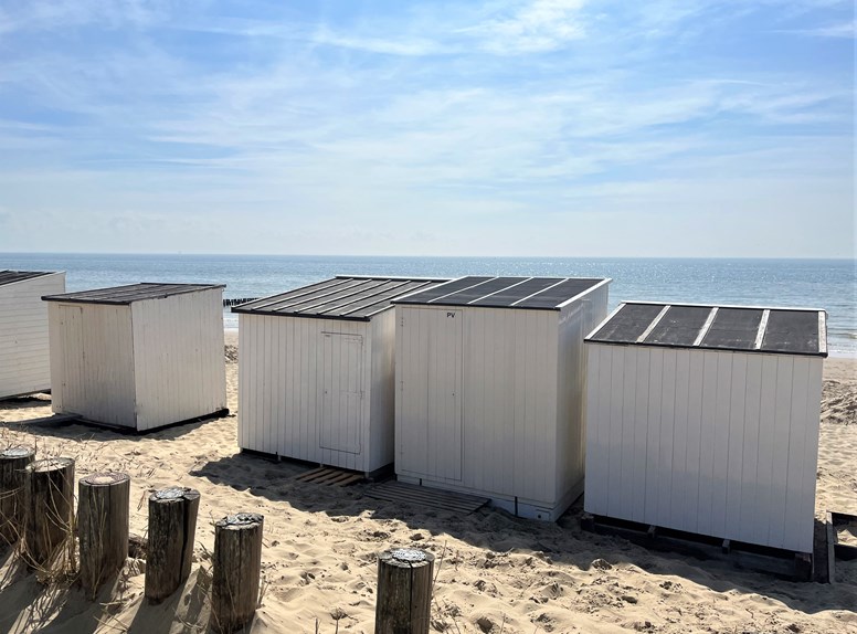 strandhokjes op het strand van Zoutelande