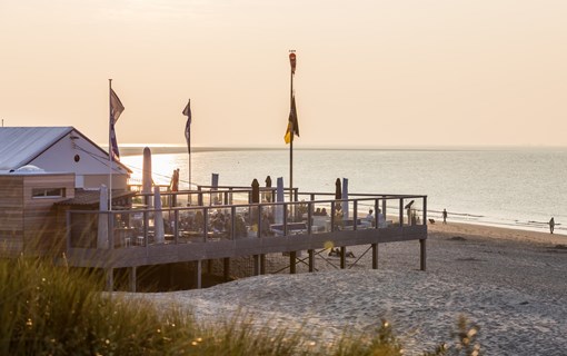 strandpaviljoen zeeland strand strandtent