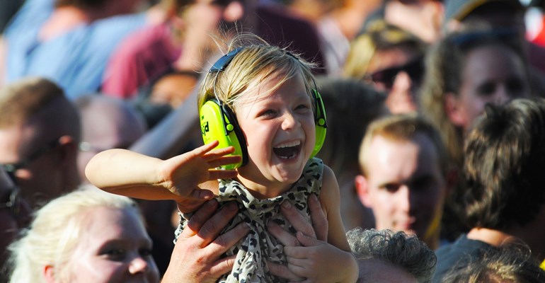 Kinderen en ouders genieten van evenementen in Zeeland. Elk evenement in Zeeland heeft zijn eigen stijl en publiek. Er is voor ieder iets leuks om te beleven.