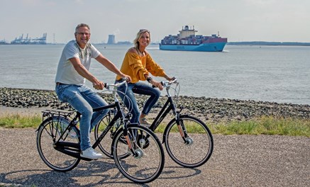 fietsers dijk baarland