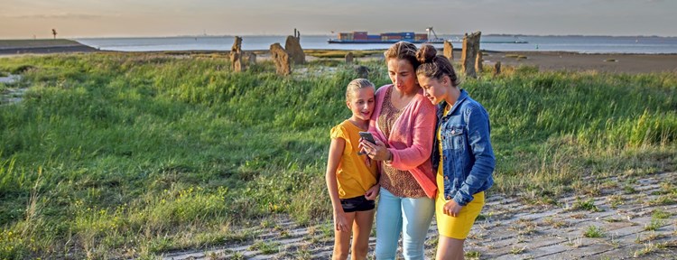 Dagje uit in zeeland. Hier vind je leuke uitjes met kinderen of juist actief uitje in Zeeland. 