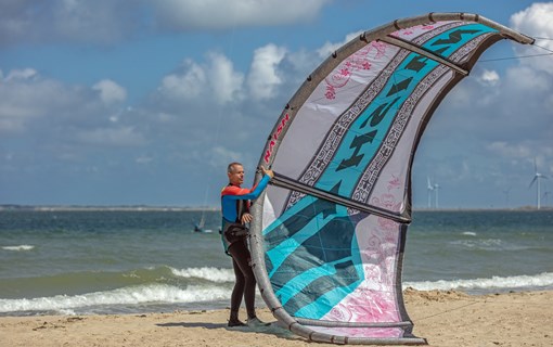 kitesurfen vrouwenpolder