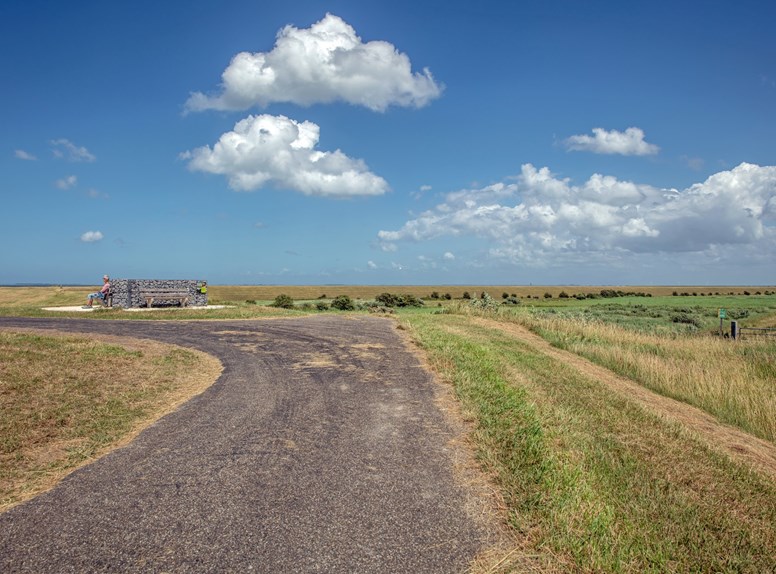 Met deze fietsroute volg je de contouren van het eiland Noord-Beveland.