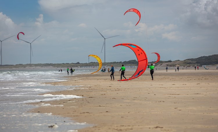 Vrouwenpolder strand kitesurf windsurf