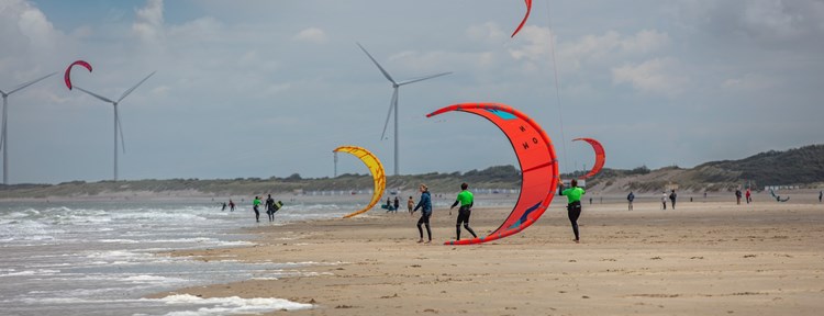 Vrouwenpolder strand kitesurf windsurf