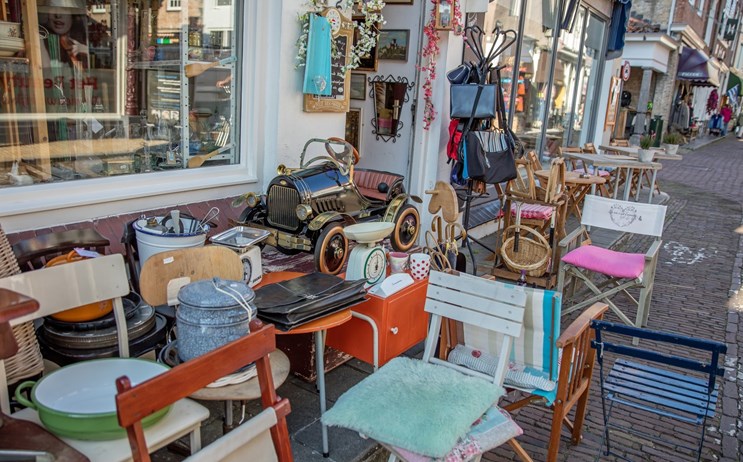 Winkelen in Zierikzee, er zijn volop winkels en lokale boetiekjes waar je terecht kunt.