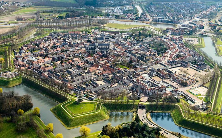 Zeeuws-Vlaanderen heeft het beste van twee werelden, Zeeland en Vlaanderen. 