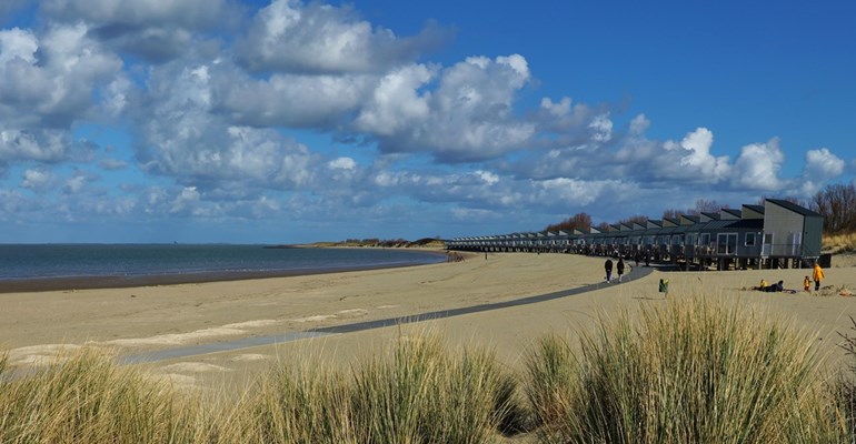 slaaphuisjes roompot strand overnachten