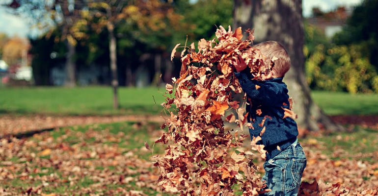 kind in herfst