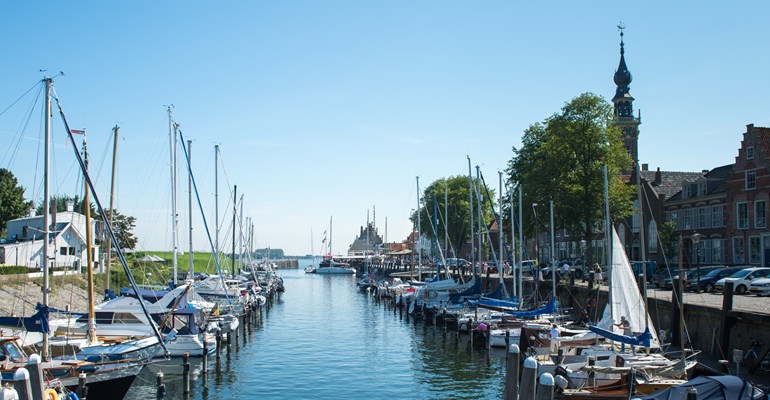Haven van Veere, een van de 10 redenen om naar Zeeland te komen. 