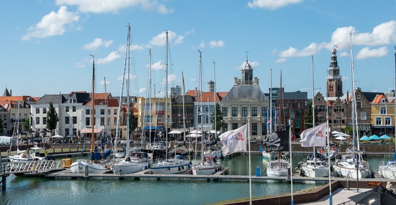 Haven stad zomer