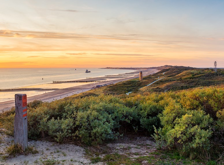 Uitwaaien op langgerekte stranden om jezelf vervolgens op te warmen bij de haard met een glühwein. Lees onze 5 tips voor winterse strandwandelingen en de leukste horeca in Zeeland. Bekijk hier onze top 5 tips winterse strandwandelingen en de leukste horeca in Zeeland!