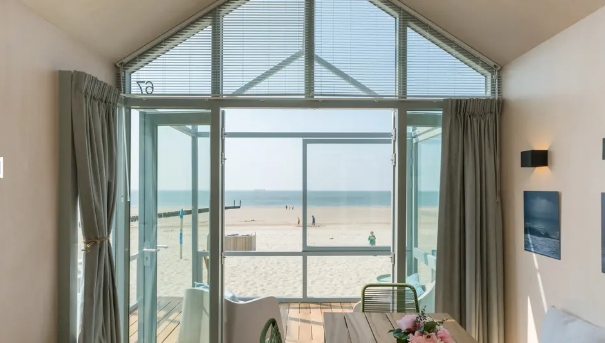 Slaapstrandhuisje Strand Dishoek 67