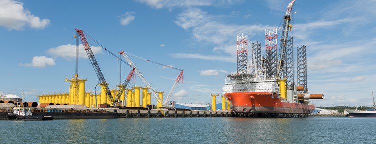 Laad- en Loskraan haven Terneuzen
