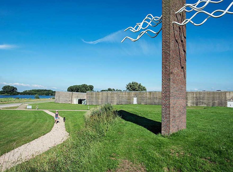 Watersnoodmuseum monument