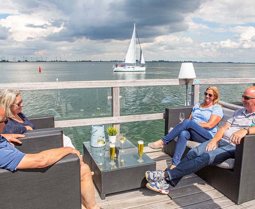 Terrasje pakken gemeente Tholen