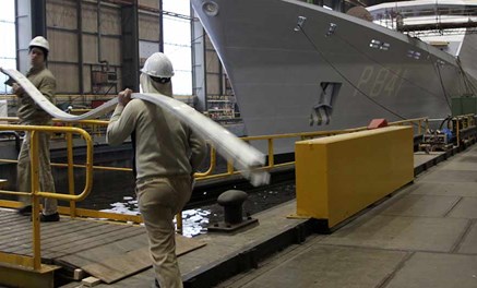 Onderhoud en maintenance in Zeeland aan een schip bij Damen Shipyards