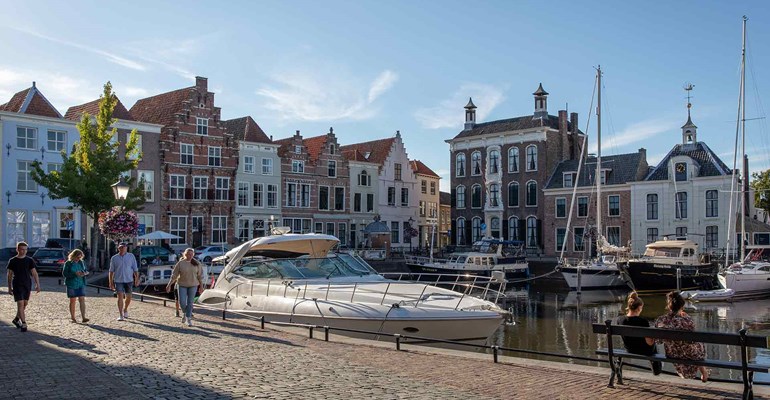 Wonen aan de kade in het centrum van Goes