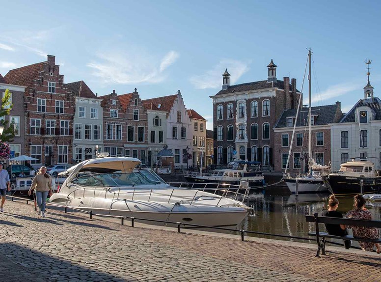 Wonen aan de kade in het centrum van Goes