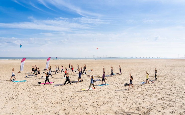 Essentrics op het Zeeuwse strand