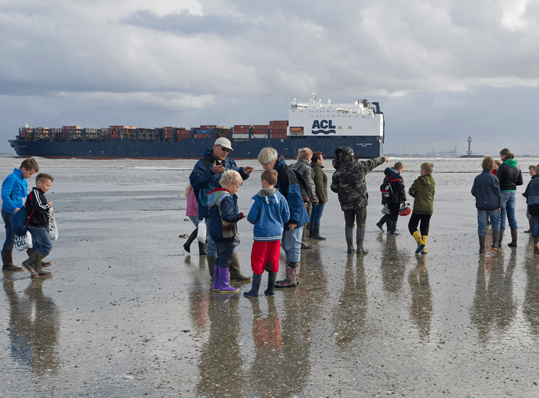 Kinderen krijgen buiten les