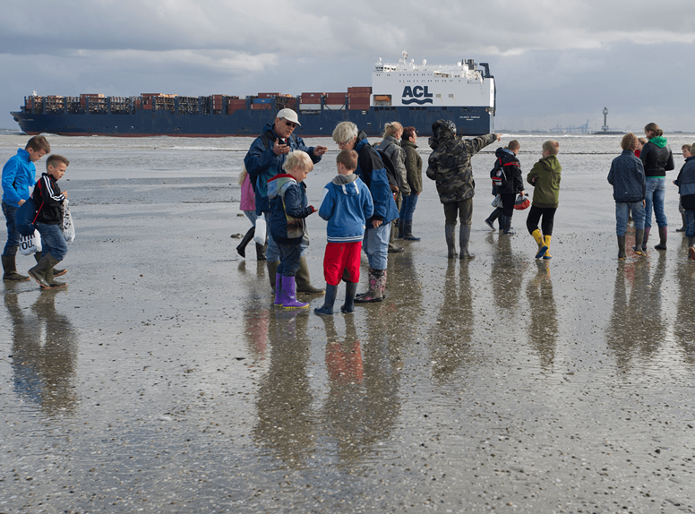 Kinderen krijgen buiten les