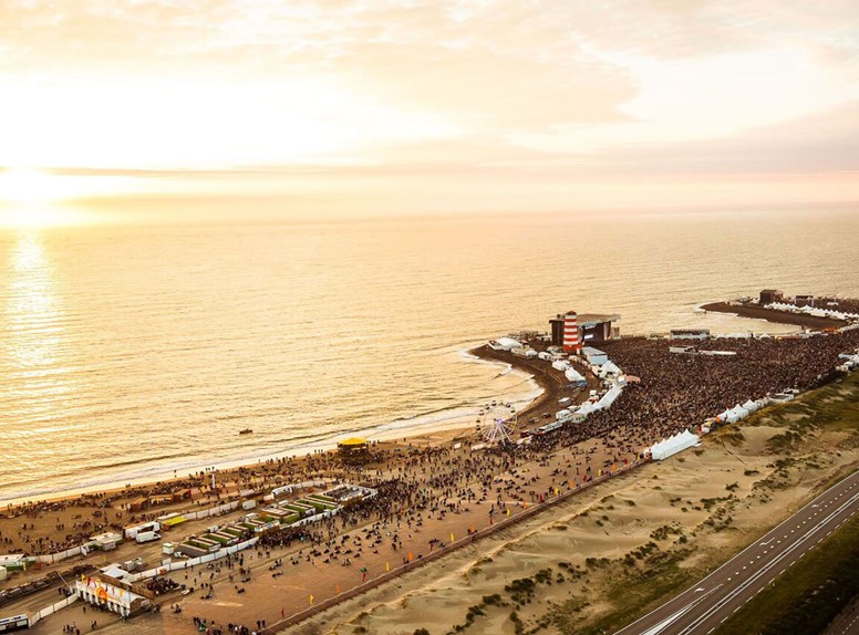 Concert at SEA op de Brouwersdam