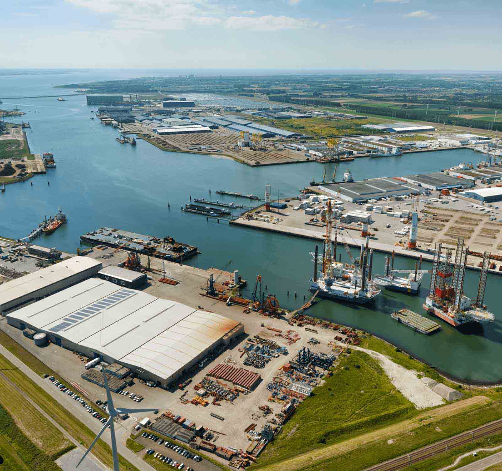 Luchtfoto North Sea Port