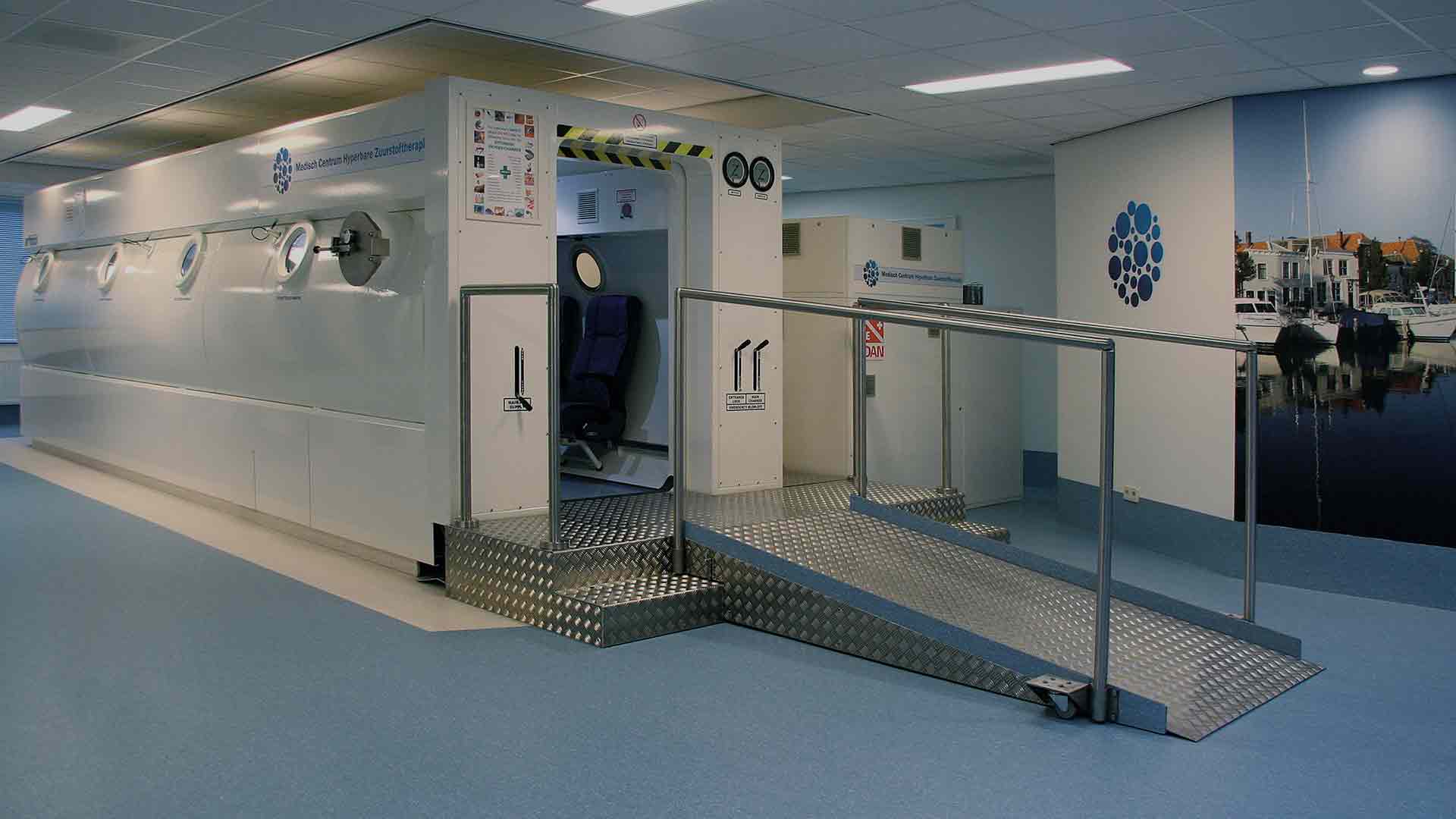 Zuurstoftank bij het hyperbaarcentrum in Goes
