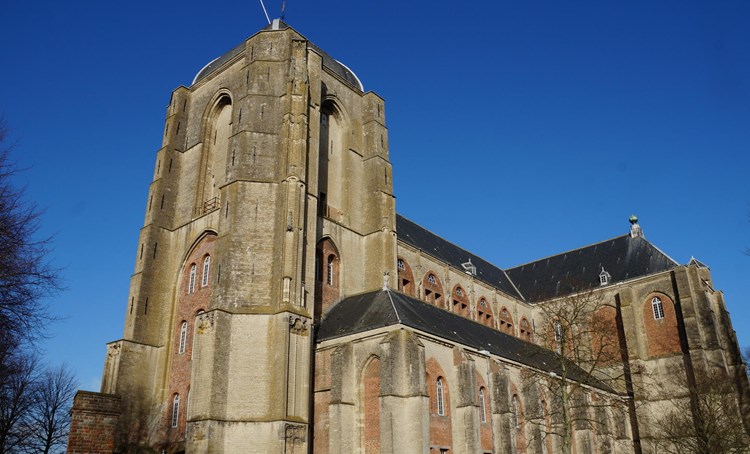 De grote kerk van Veere dankt zijn naam aan zijn reusachtige omvang. 