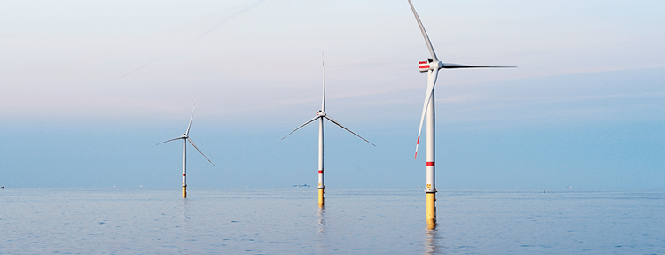 Windenergie opwekken bij de Oesterdam. De energie sector behoord tot een van de Zeeuwse topsectoren