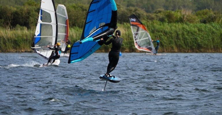 Wingfoilen watersport Veerse Dam Surfen